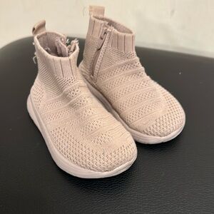 Zara kids sneakers size 20